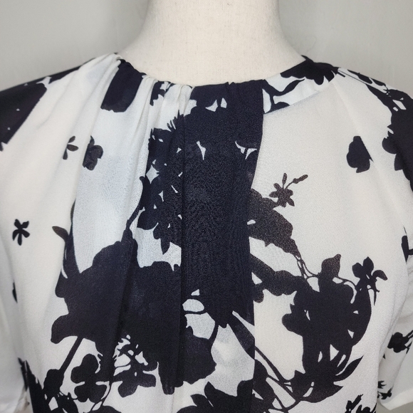 A.L.C Black and White Drape Front Short Sleeve Silk Blouse Size 10 - Picture 3 of 12